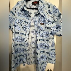 Men’s short sleeve pearl snap shirt. New without tags